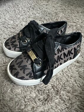 Michael Kors Girls' Black and Beige MK Logo Low-Top Sneakers